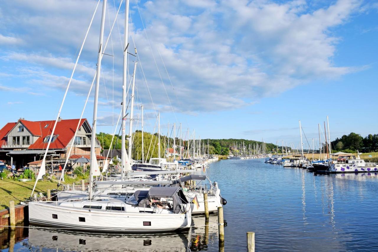 Schoene Ferienwohnungen Mit Kamin Im Ostseebad Sellin Bagian luar foto